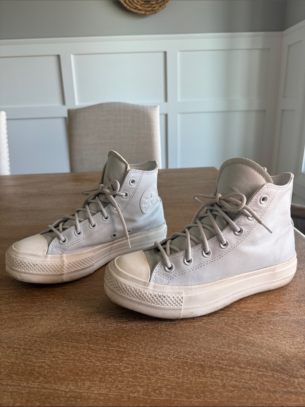Converse pale blue leather platform sneakers women’s size 8